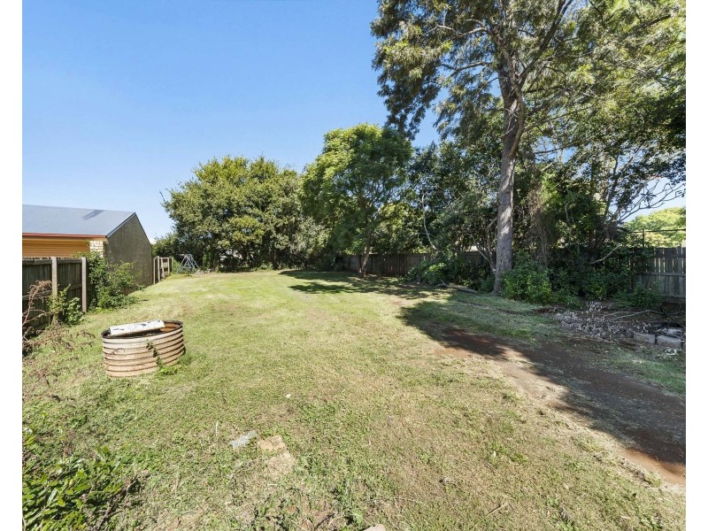 320a South Street, Harristown QLD 4350