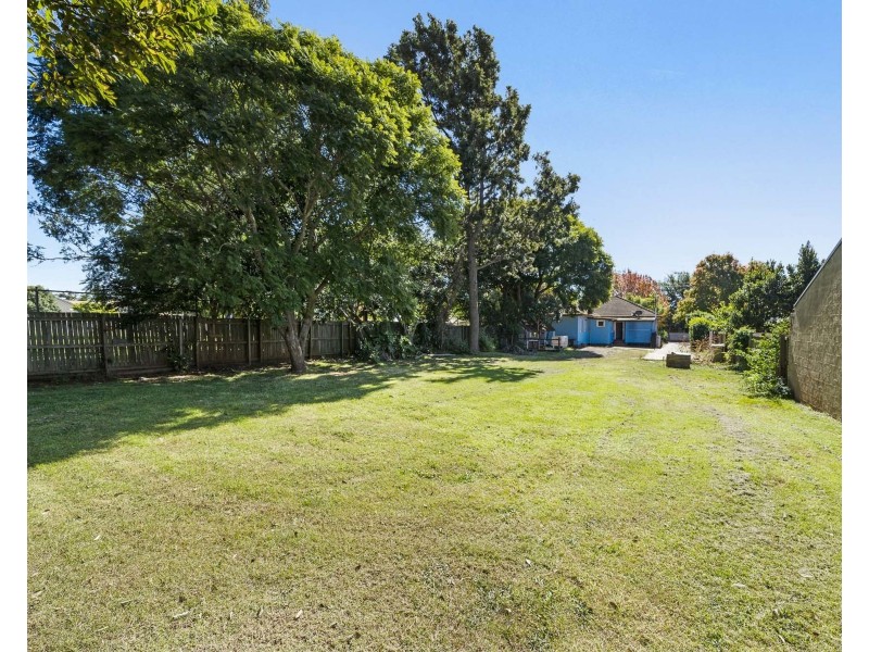 320a South Street, Harristown QLD 4350
