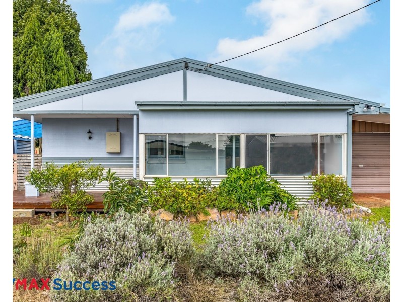 6 Lewis Street, Harristown QLD 4350