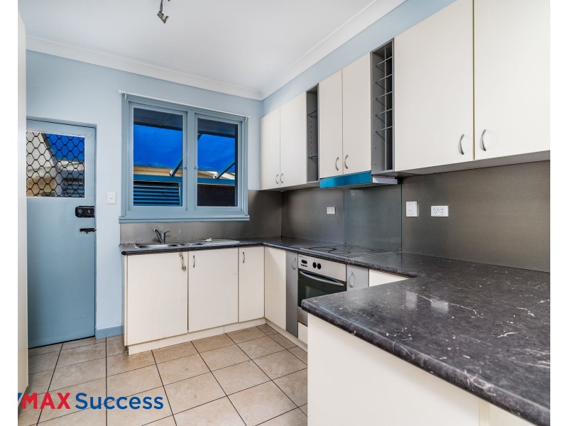 6 Lewis Street, Harristown QLD 4350