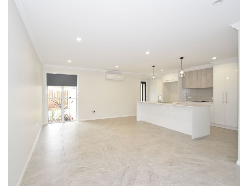 3/64A Holberton Street, Rockville QLD 4350