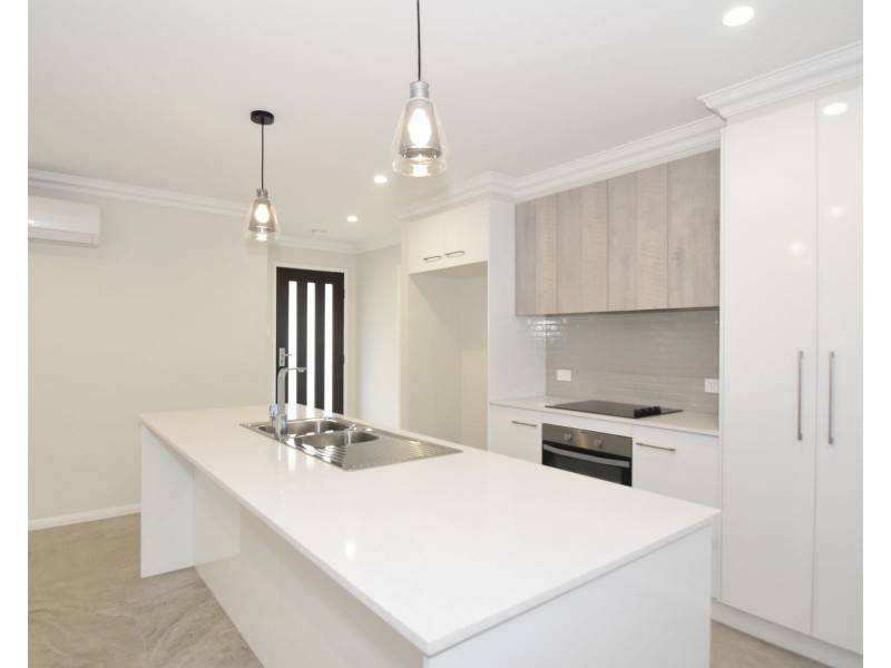 3/64A Holberton Street, Rockville QLD 4350