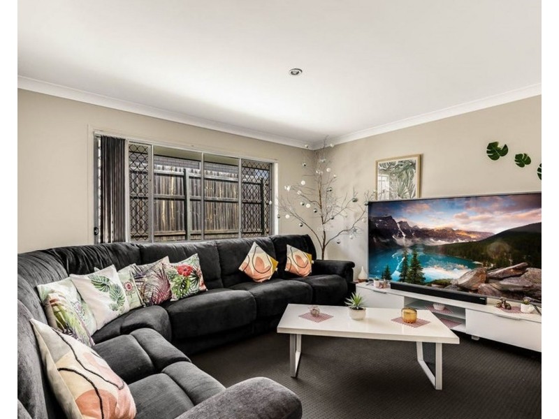 27 Taragon Street, Glenvale QLD 4350