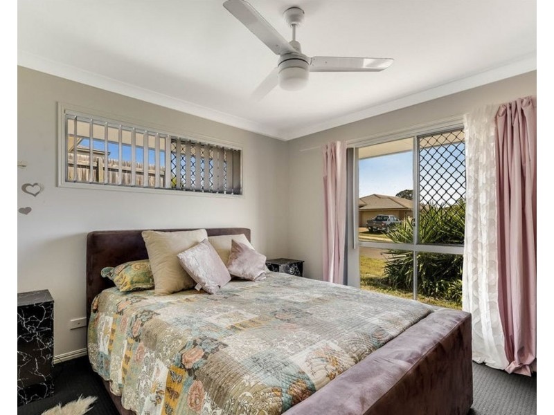 27 Taragon Street, Glenvale QLD 4350