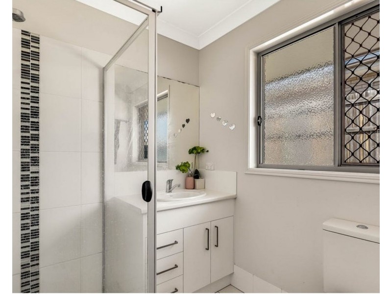 27 Taragon Street, Glenvale QLD 4350