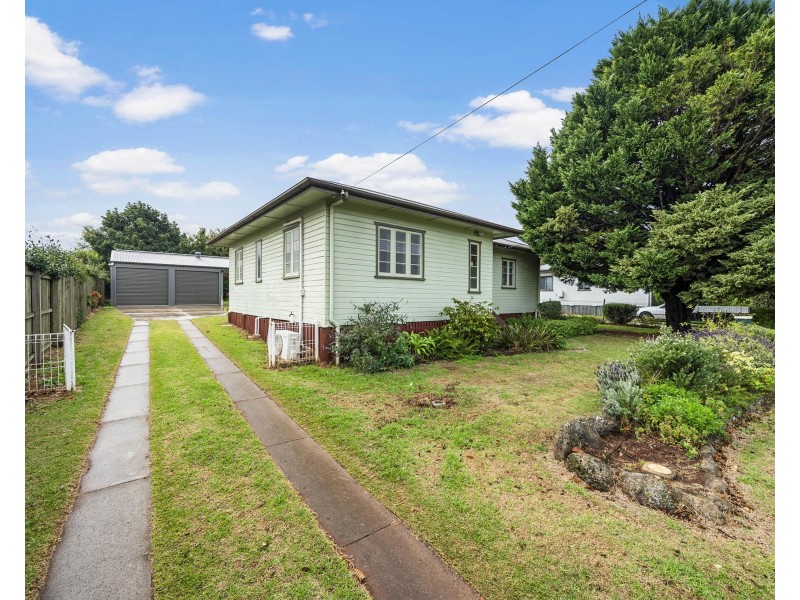 27 Phyllis Street, Harristown QLD 4350
