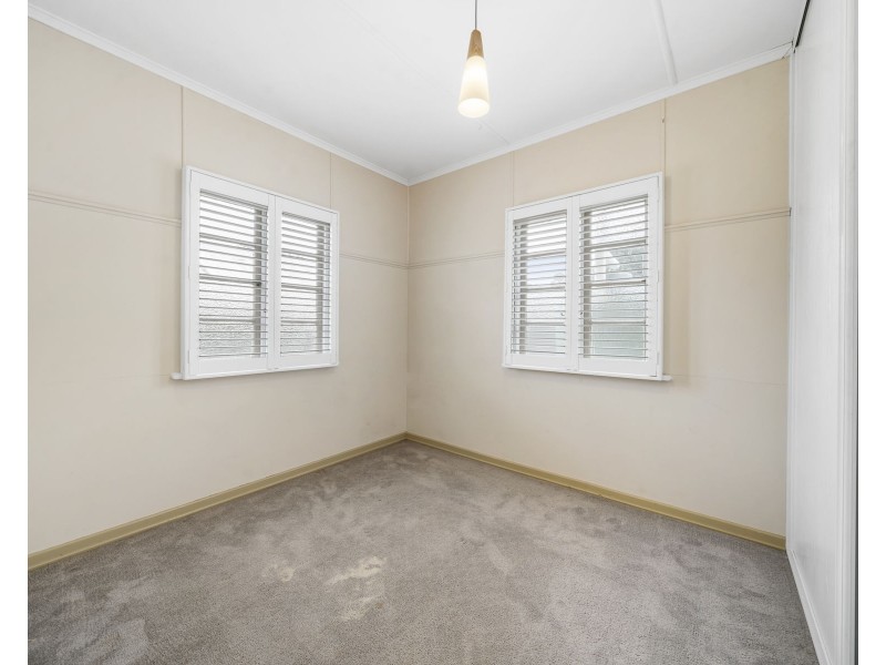 27 Phyllis Street, Harristown QLD 4350