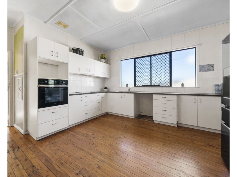 106 Mocatta Street, Goombungee QLD 4354