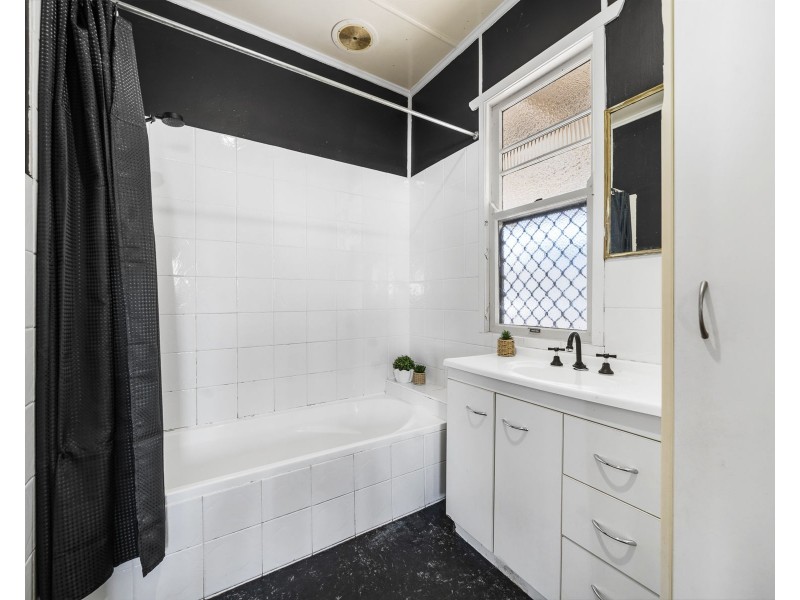 106 Mocatta Street, Goombungee QLD 4354