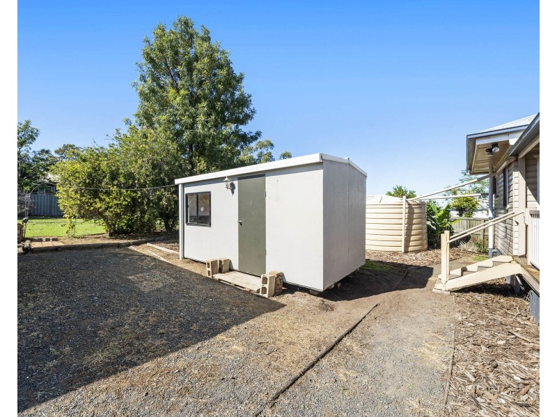 106 Mocatta Street, Goombungee QLD 4354