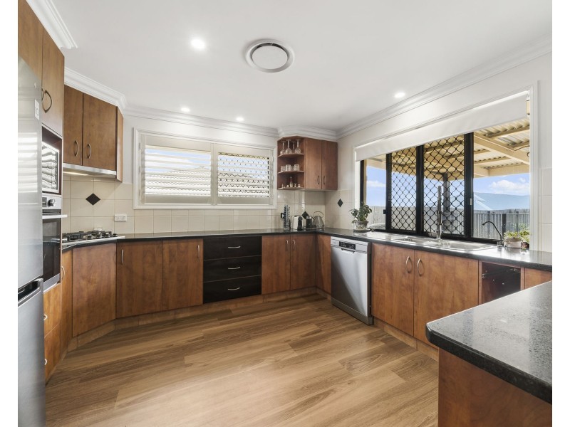 24 Scullin Street, Middle Ridge QLD 4350