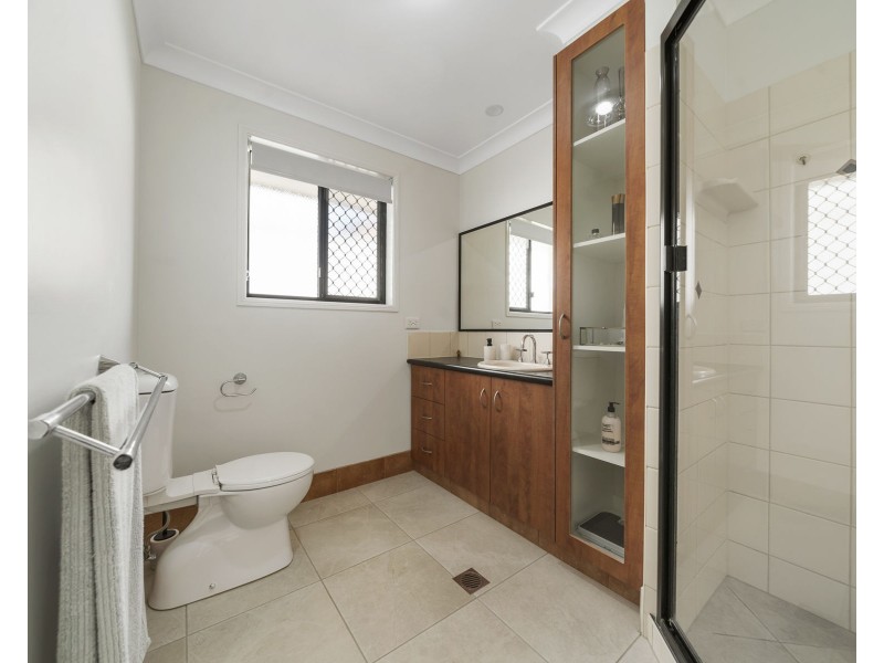 24 Scullin Street, Middle Ridge QLD 4350