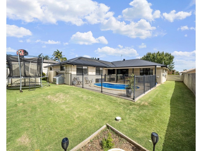 24 Scullin Street, Middle Ridge QLD 4350