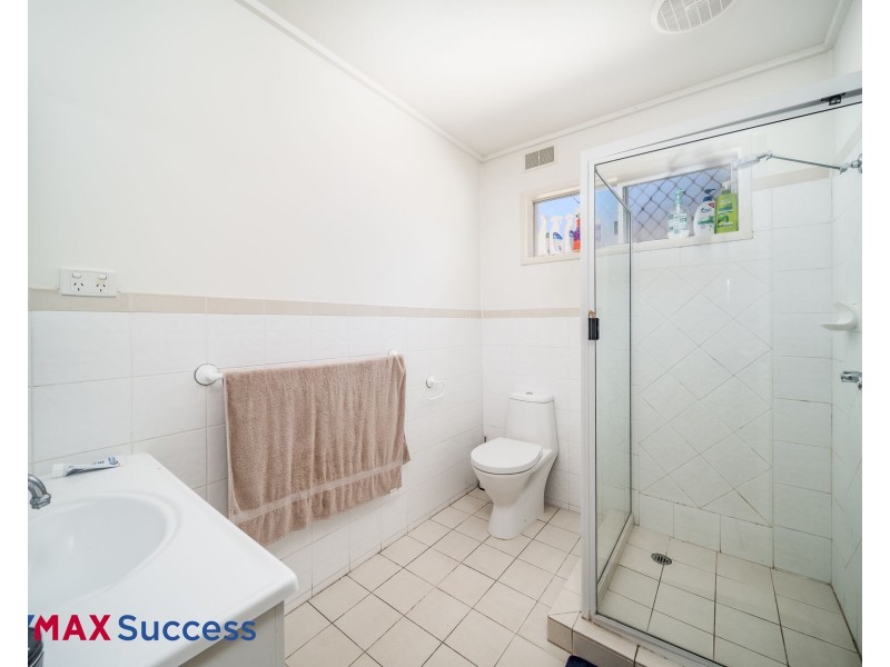 1/267a Geddes Street, Centenary Heights QLD 4350