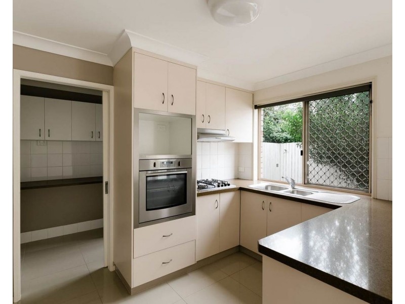 2/420 West Street, Kearneys Spring QLD 4350