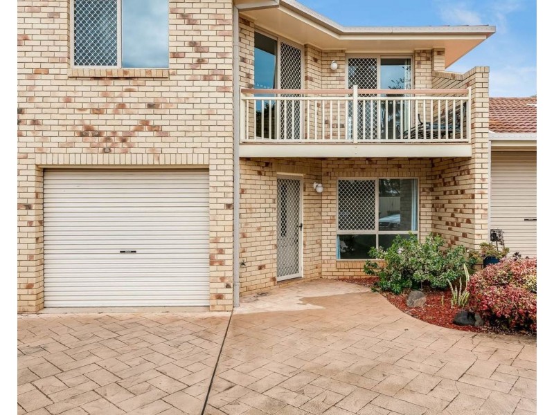 2/420 West Street, Kearneys Spring QLD 4350