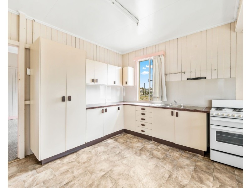 14 John Street, Goombungee QLD 4354