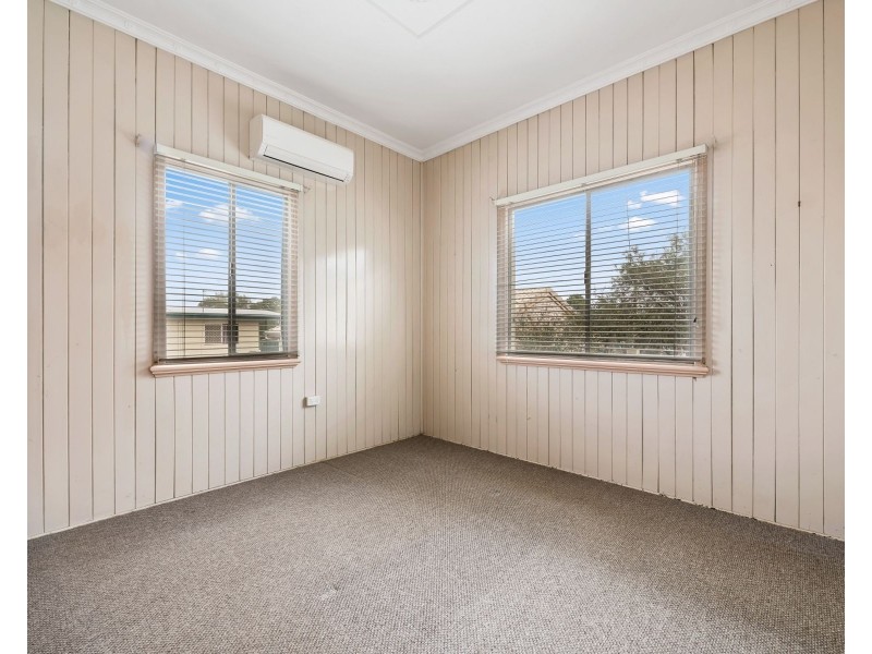14 John Street, Goombungee QLD 4354
