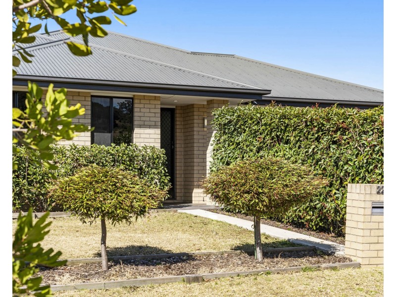 22 Monarch Street, Meringandan West QLD 4352