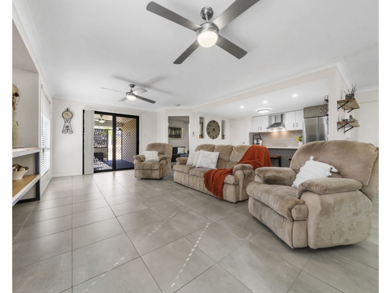 22 Monarch Street, Meringandan West QLD 4352