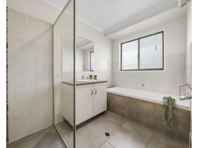 22 Monarch Street, Meringandan West QLD 4352