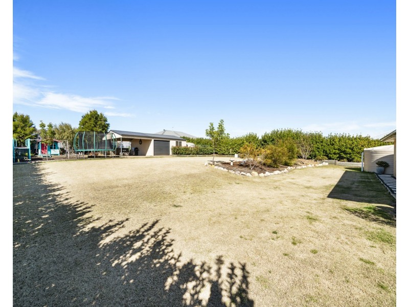 22 Monarch Street, Meringandan West QLD 4352