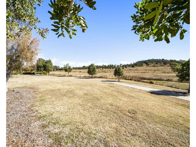 22 Monarch Street, Meringandan West QLD 4352
