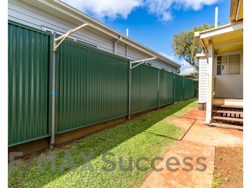 104 Water Street, South Toowoomba QLD 4350