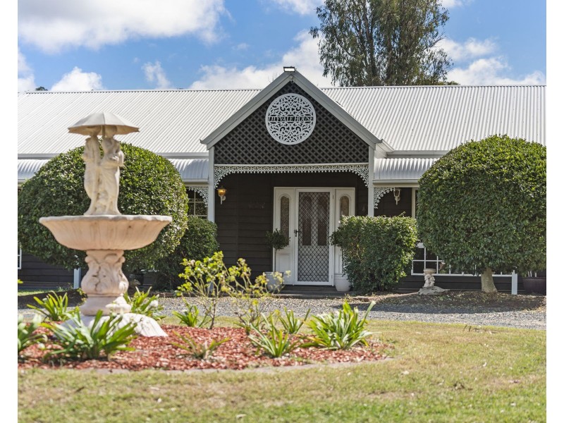 31 Thomas Street, Meringandan West QLD 4352