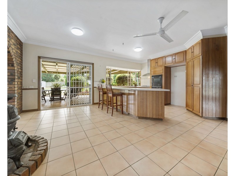 31 Thomas Street, Meringandan West QLD 4352