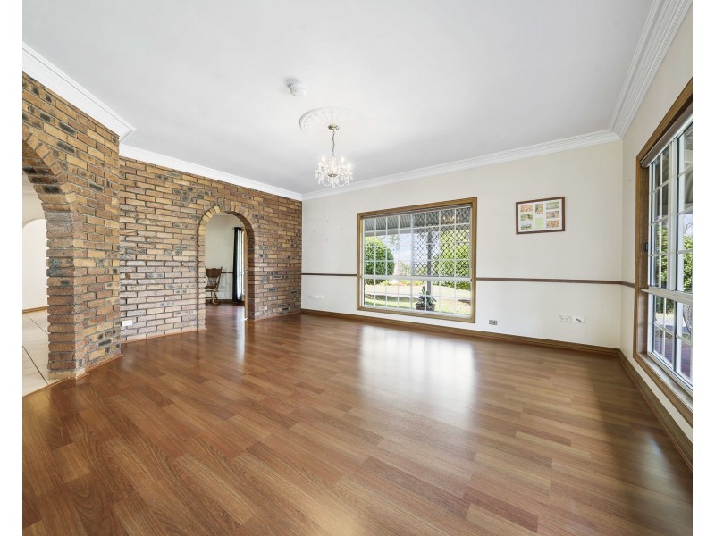 31 Thomas Street, Meringandan West QLD 4352