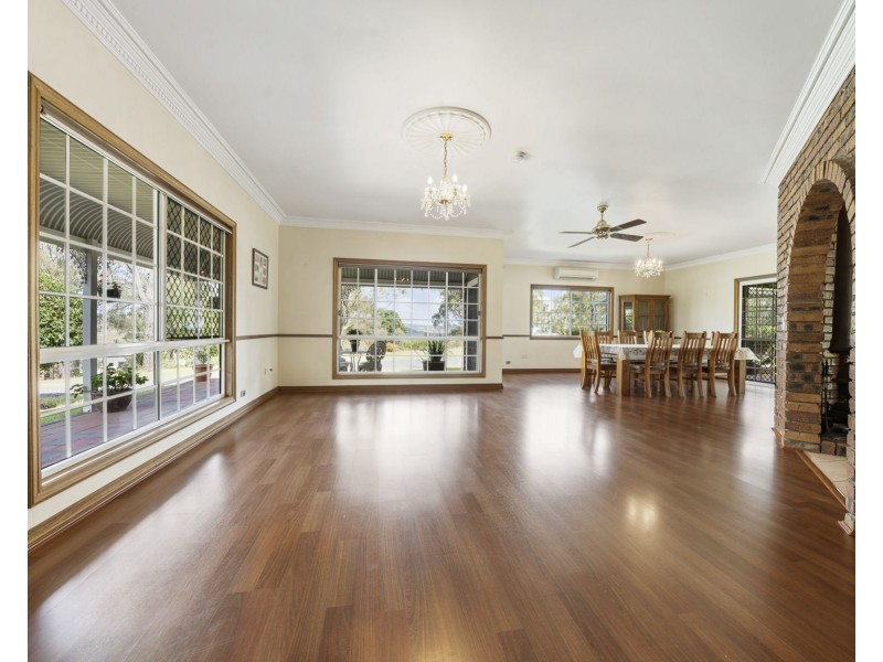 31 Thomas Street, Meringandan West QLD 4352