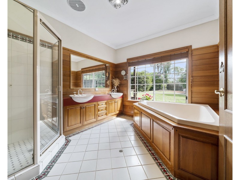 31 Thomas Street, Meringandan West QLD 4352