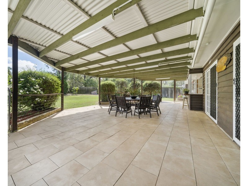 31 Thomas Street, Meringandan West QLD 4352