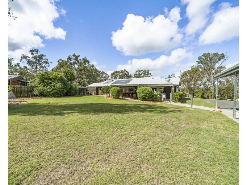 31 Thomas Street, Meringandan West QLD 4352