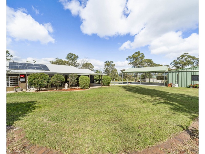 31 Thomas Street, Meringandan West QLD 4352