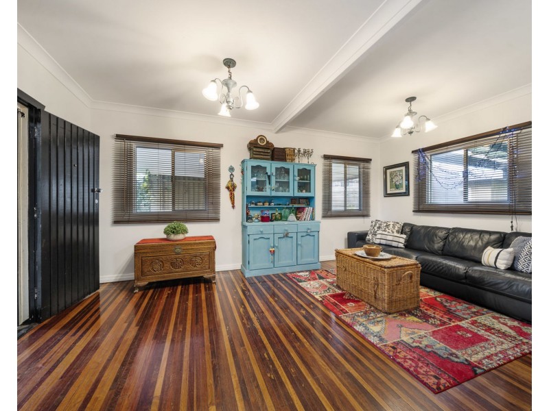4 Long Street, Rangeville QLD 4350