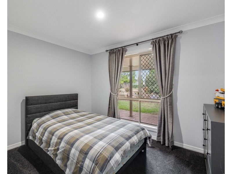 28 Timperley Drive, Highfields QLD 4352