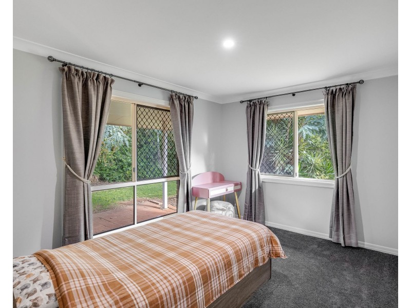 28 Timperley Drive, Highfields QLD 4352
