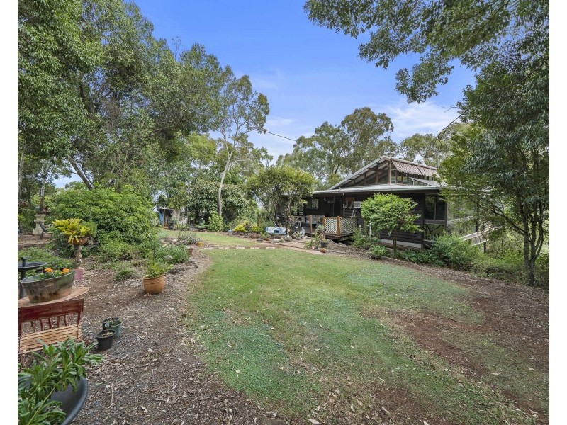 3 Redlands Drive, Gowrie Junction QLD 4352