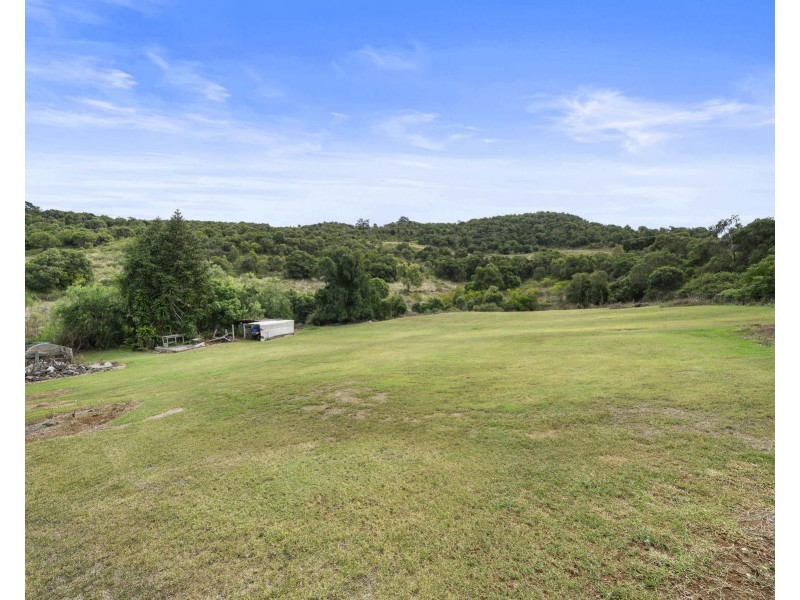 3 Redlands Drive, Gowrie Junction QLD 4352