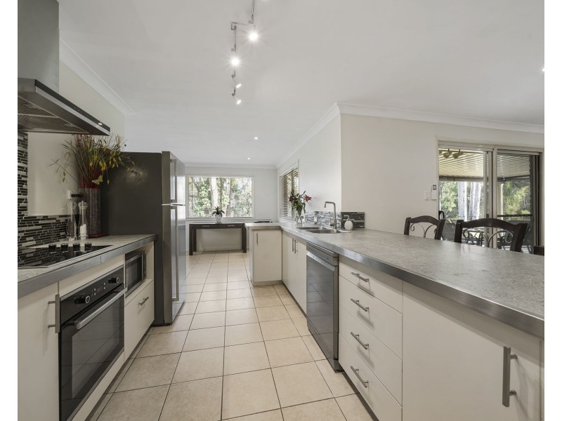 217 Larnook Street, Upper Lockyer QLD 4352