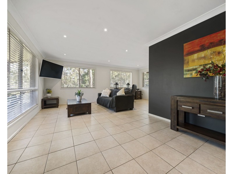 217 Larnook Street, Upper Lockyer QLD 4352