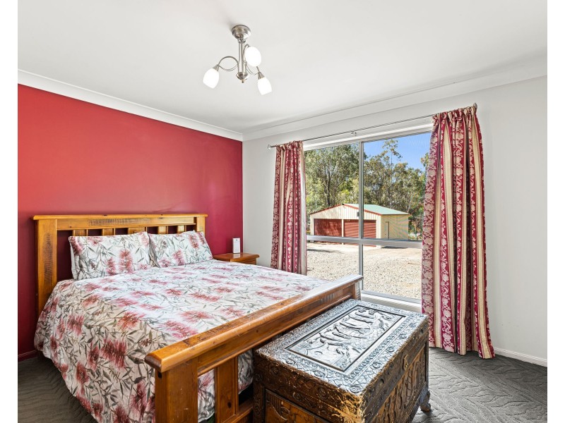 217 Larnook Street, Upper Lockyer QLD 4352