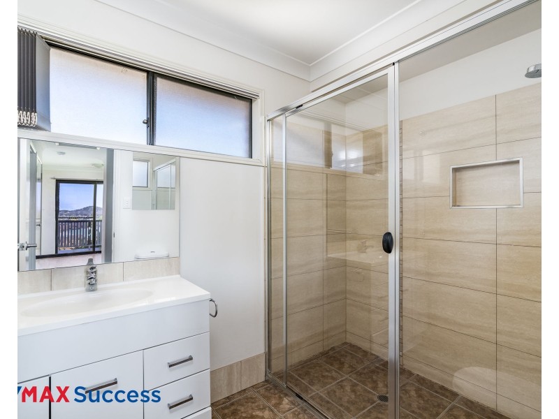 1/1 Ware Court, Darling Heights QLD 4350