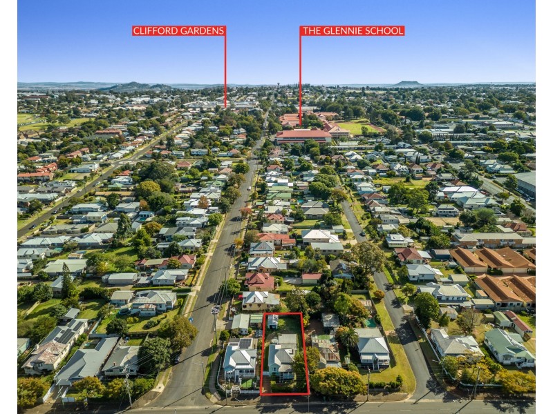 159 West Street, Newtown QLD 4350
