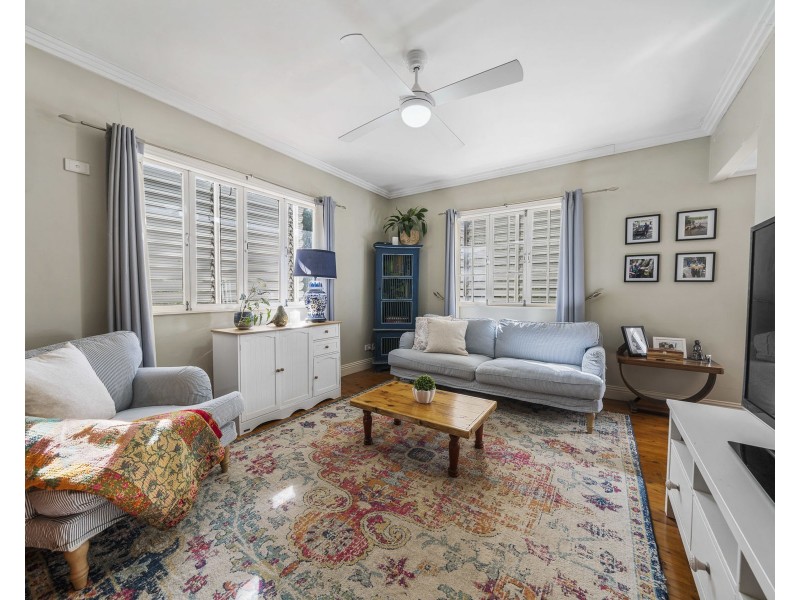 42 Victory Street, Newtown QLD 4350