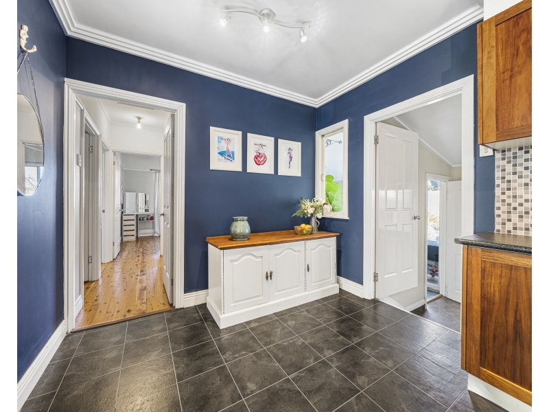 42 Victory Street, Newtown QLD 4350