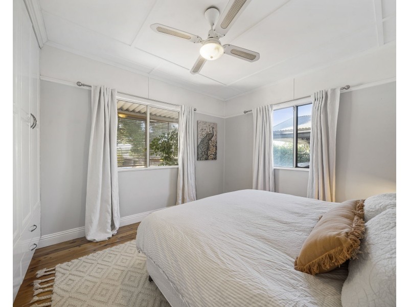 42 Victory Street, Newtown QLD 4350