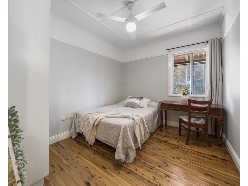 42 Victory Street, Newtown QLD 4350